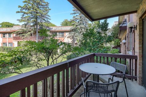 Tiny photo for 8000 Woodglen Lane #101, Downers Grove, IL 60516 (MLS # 12478679)