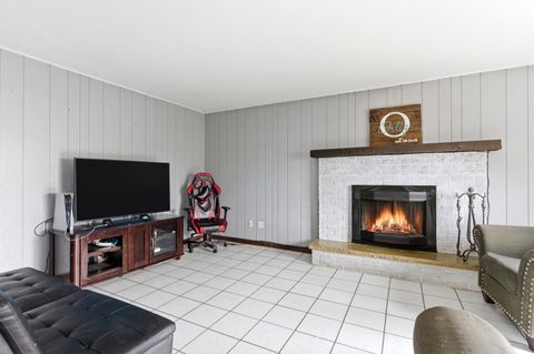 Tiny photo for 1150 Lehnertz Avenue, Aurora, IL 60505 (MLS # 12615465)