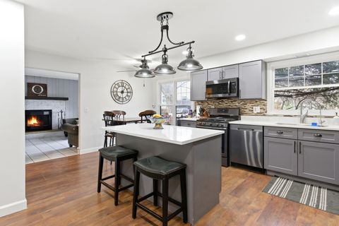 Tiny photo for 1150 Lehnertz Avenue, Aurora, IL 60505 (MLS # 12615465)