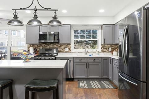 Tiny photo for 1150 Lehnertz Avenue, Aurora, IL 60505 (MLS # 12615465)