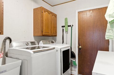 Tiny photo for 1150 Lehnertz Avenue, Aurora, IL 60505 (MLS # 12615465)