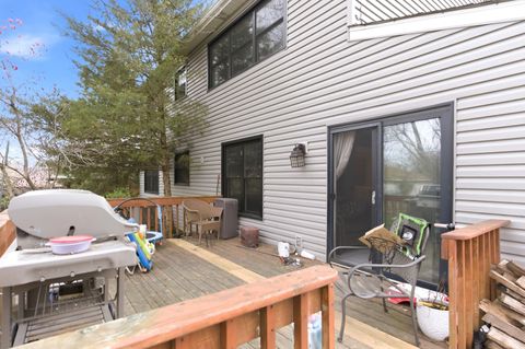 Tiny photo for 1150 Lehnertz Avenue, Aurora, IL 60505 (MLS # 12615465)