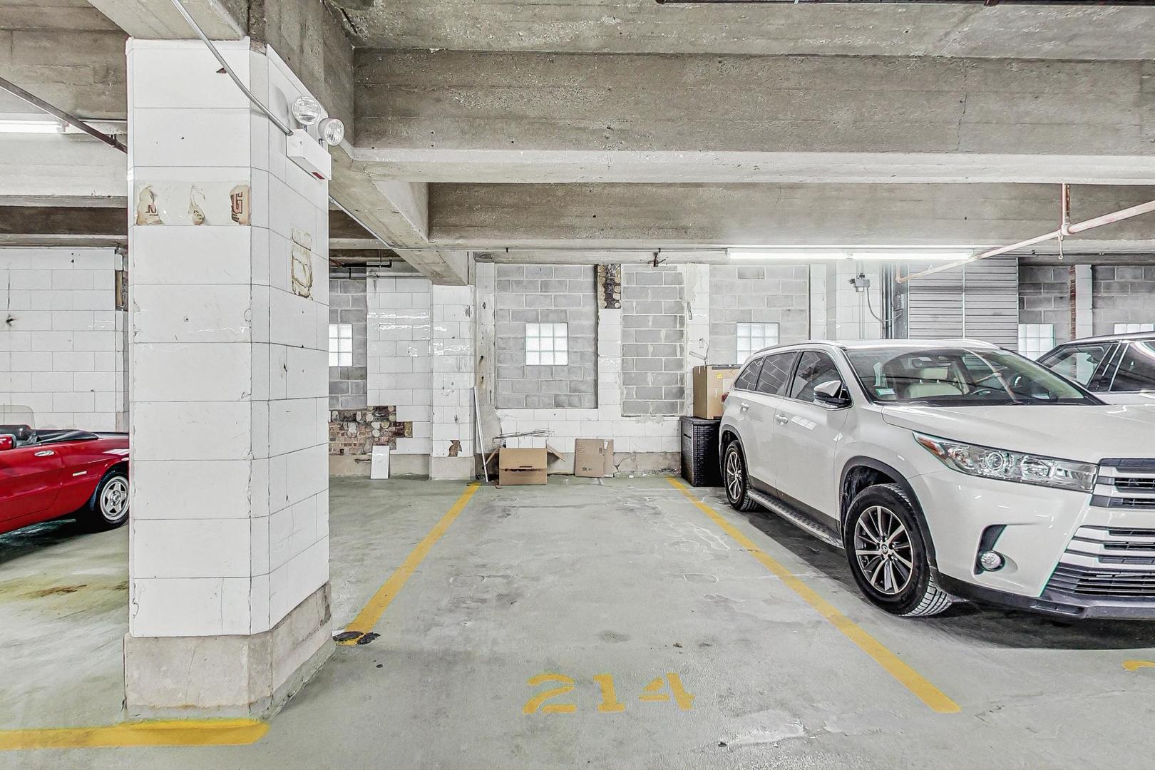 400 W Ontario Street 214