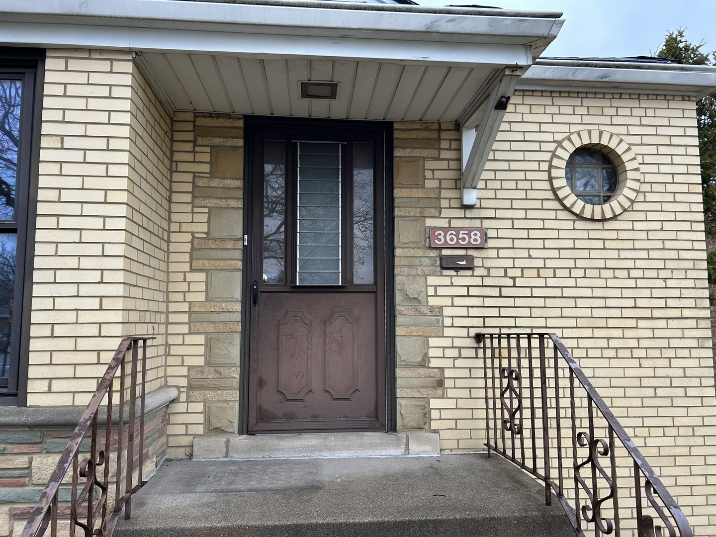 3658 W 79th Place