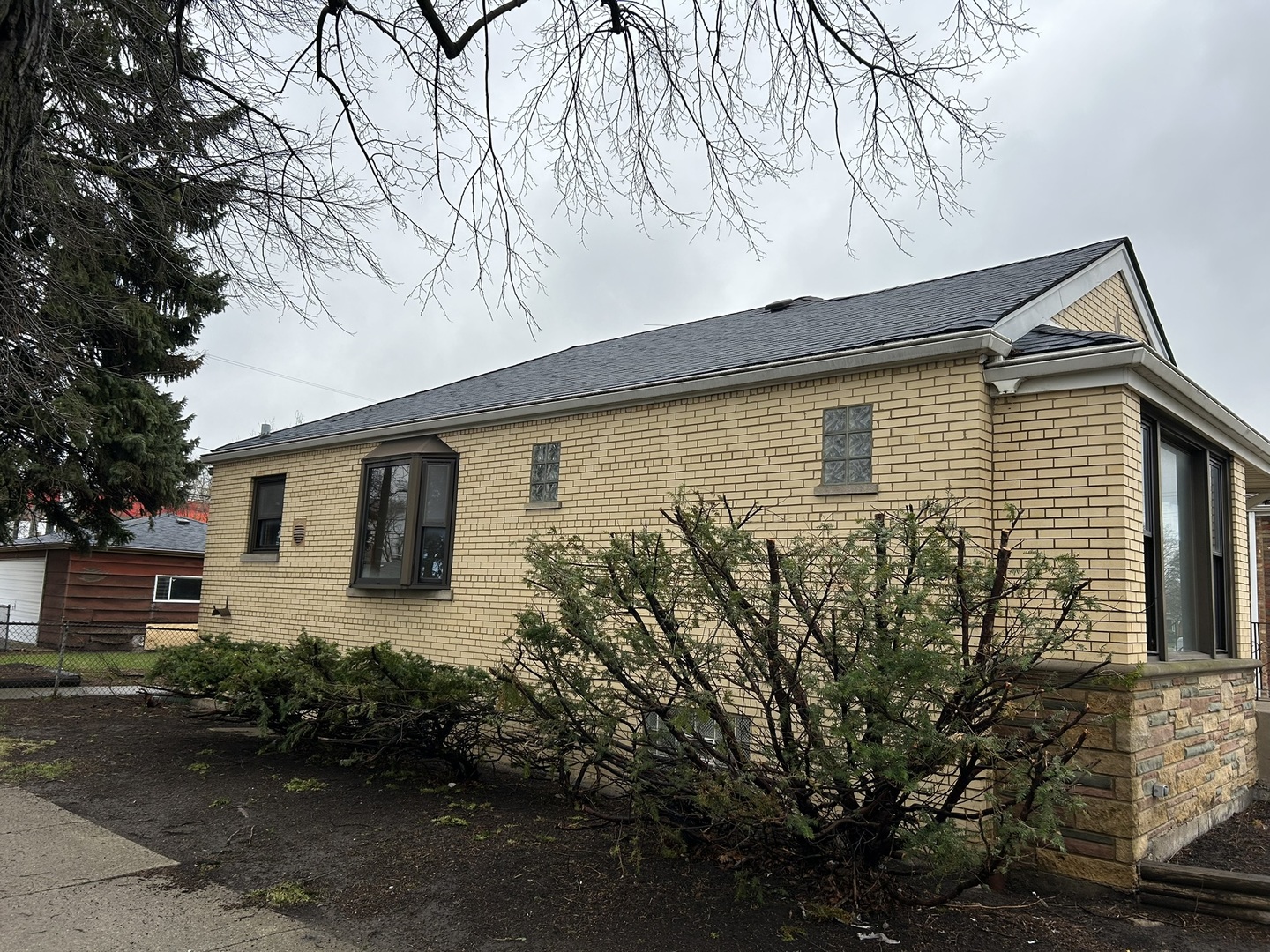 3658 W 79th Place