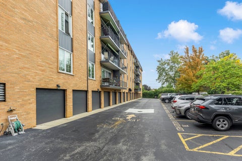 Tiny photo for 445 N Park Boulevard #2C, Glen Ellyn, IL 60137 (MLS # 12766838)