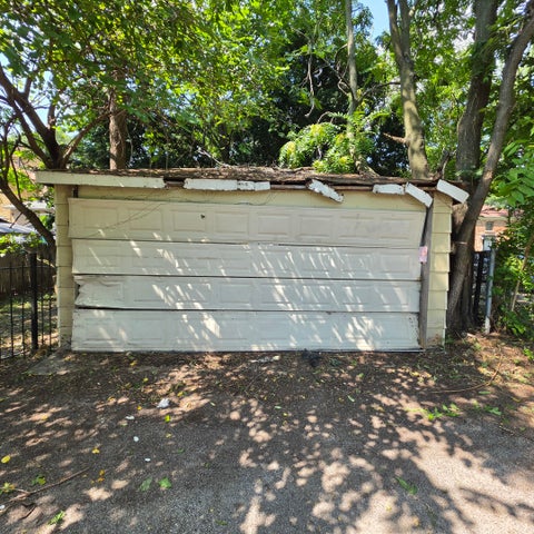 Tiny photo for 11833 S HARVARD Avenue, Chicago, IL 60628 (MLS # 12745857)