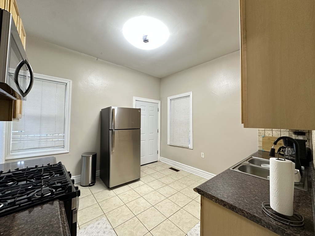 720 N Elizabeth Street 2