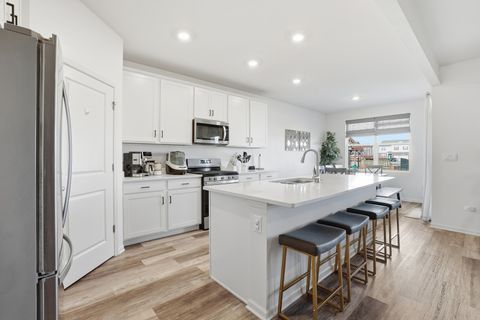 Tiny photo for 26213 S Castle Boulevard, Manhattan, IL 60442 (MLS # 12599004)