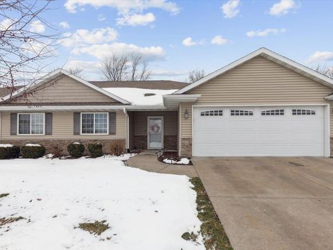 Tiny photo for 116 W Pinehurst Drive, Eldridge, IA 52748 (MLS # 100000348)
