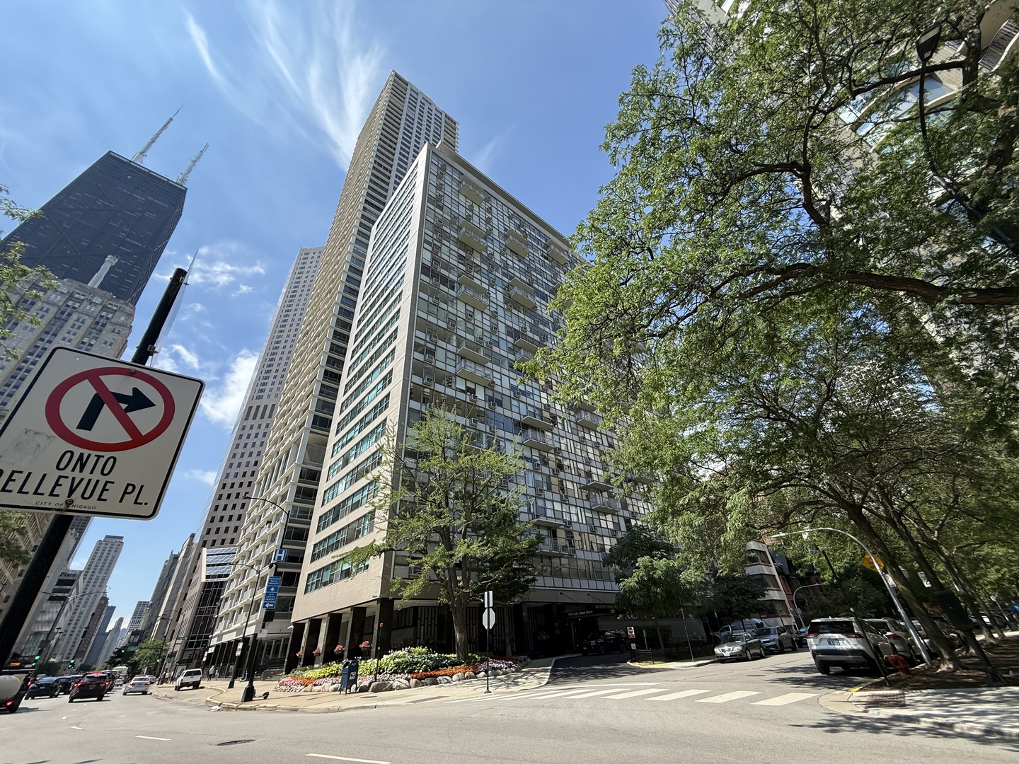 1000 N Lake Shore Drive 2206