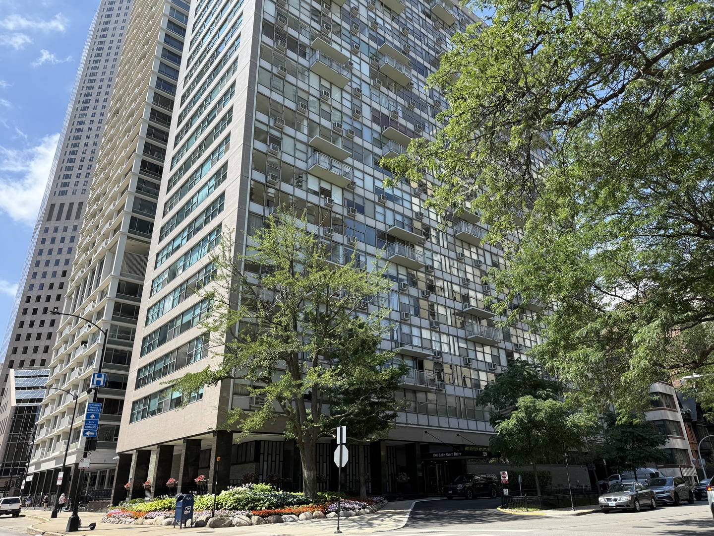 1000 N Lake Shore Drive 2206
