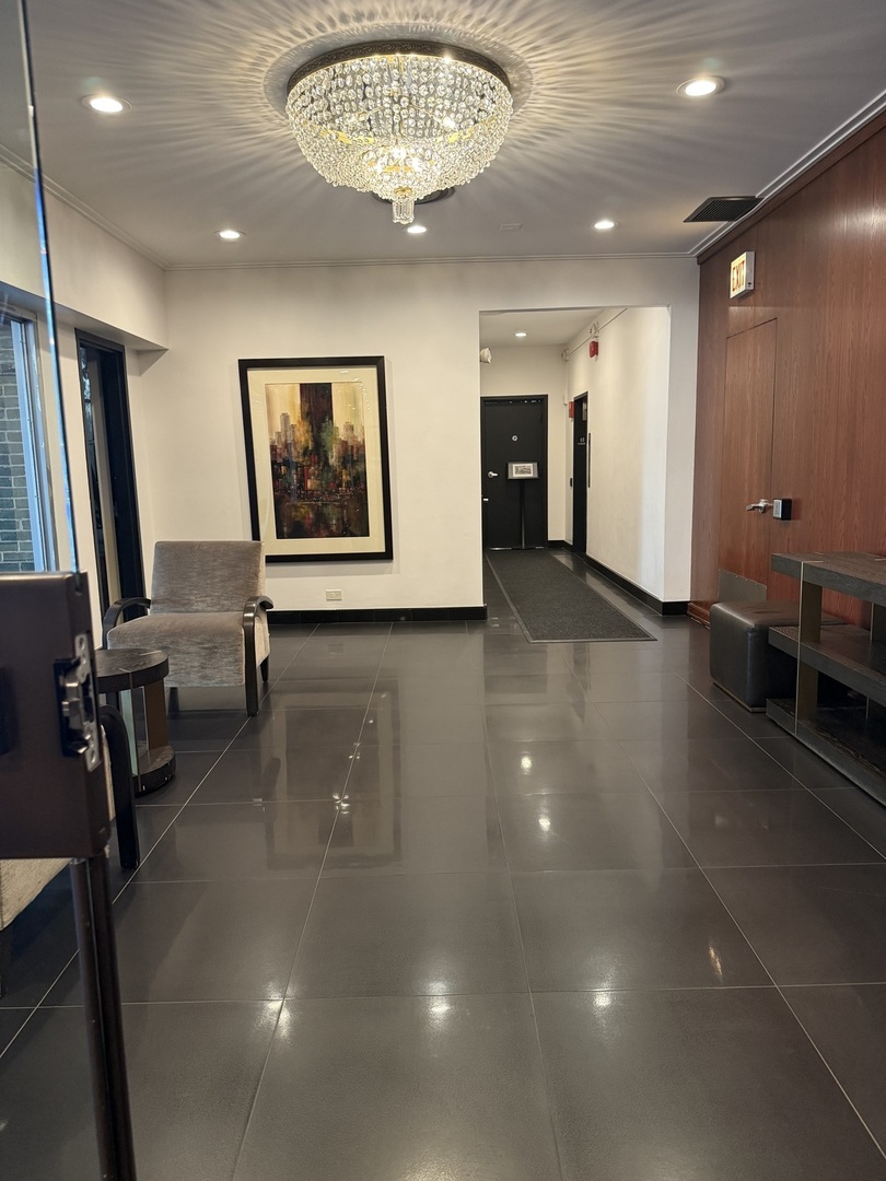 1000 N Lake Shore Drive 2206