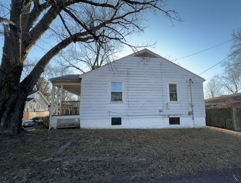 Tiny photo for 709 Benton Street, Belleville, IL 62220 (MLS # 12556672)