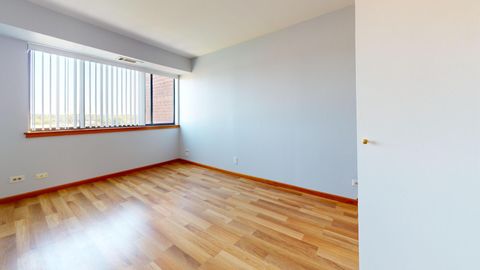 Tiny photo for 600 Naples Court #608, Glenview, IL 60025 (MLS # 12491812)
