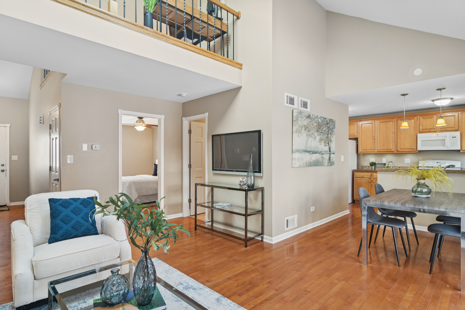 1550 N Dartmoor Avenue