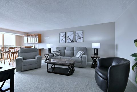 Tiny photo for 2 S ATRIUM Way #606, Elmhurst, IL 60126 (MLS # 12591824)