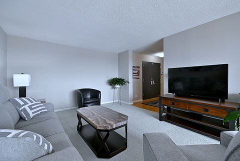 Tiny photo for 2 S ATRIUM Way #606, Elmhurst, IL 60126 (MLS # 12591824)