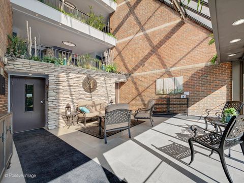 Tiny photo for 2 S ATRIUM Way #606, Elmhurst, IL 60126 (MLS # 12591824)