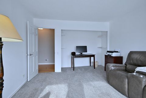 Tiny photo for 2 S ATRIUM Way #606, Elmhurst, IL 60126 (MLS # 12591824)