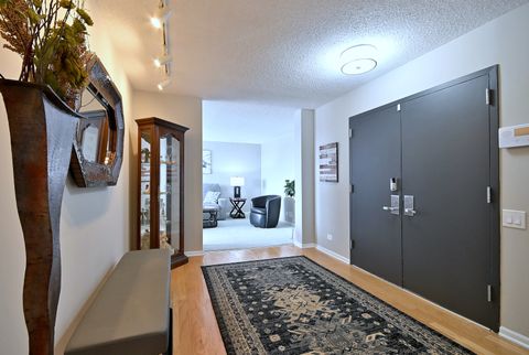 Tiny photo for 2 S ATRIUM Way #606, Elmhurst, IL 60126 (MLS # 12591824)