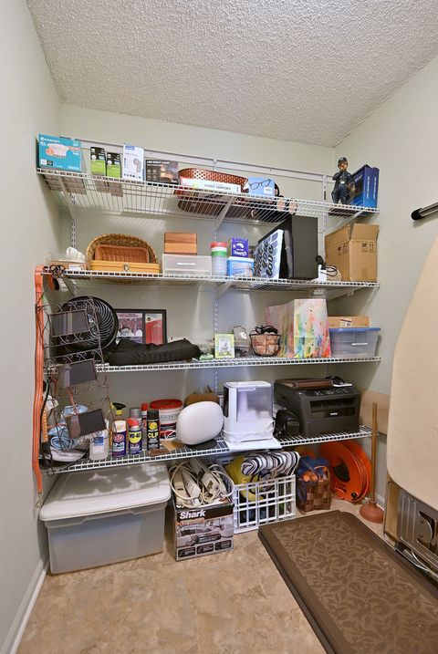 Tiny photo for 2 S ATRIUM Way #606, Elmhurst, IL 60126 (MLS # 12591824)