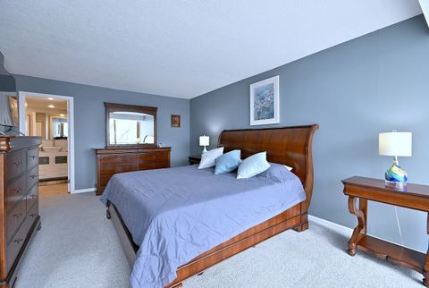 Tiny photo for 2 S ATRIUM Way #606, Elmhurst, IL 60126 (MLS # 12591824)