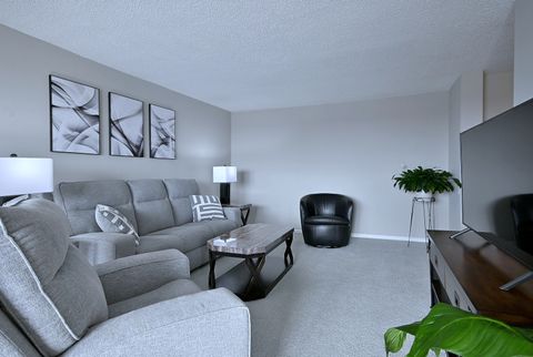 Tiny photo for 2 S ATRIUM Way #606, Elmhurst, IL 60126 (MLS # 12591824)