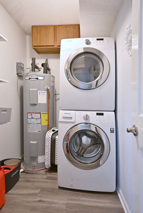 Tiny photo for 2 S ATRIUM Way #606, Elmhurst, IL 60126 (MLS # 12591824)