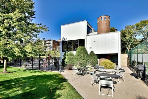 Tiny photo for 2 S ATRIUM Way #606, Elmhurst, IL 60126 (MLS # 12591824)