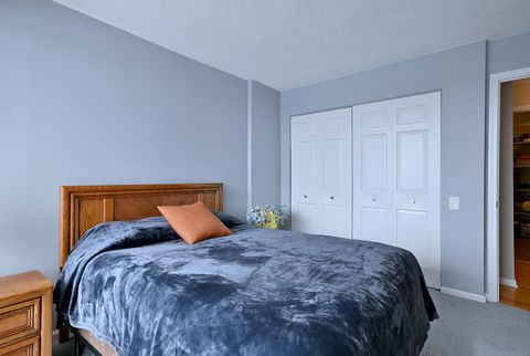 Tiny photo for 2 S ATRIUM Way #606, Elmhurst, IL 60126 (MLS # 12591824)