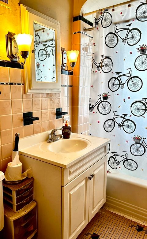 Tiny photo for 1706 E 83rd Street, Chicago, IL 60617 (MLS # 12535613)