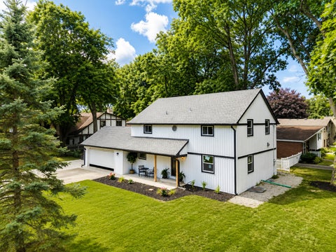Photo of 300 W North Avenue, Bartlett, IL 60103 (MLS # 12739434)