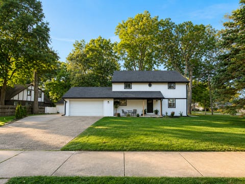 Tiny photo for 300 W North Avenue, Bartlett, IL 60103 (MLS # 12739434)