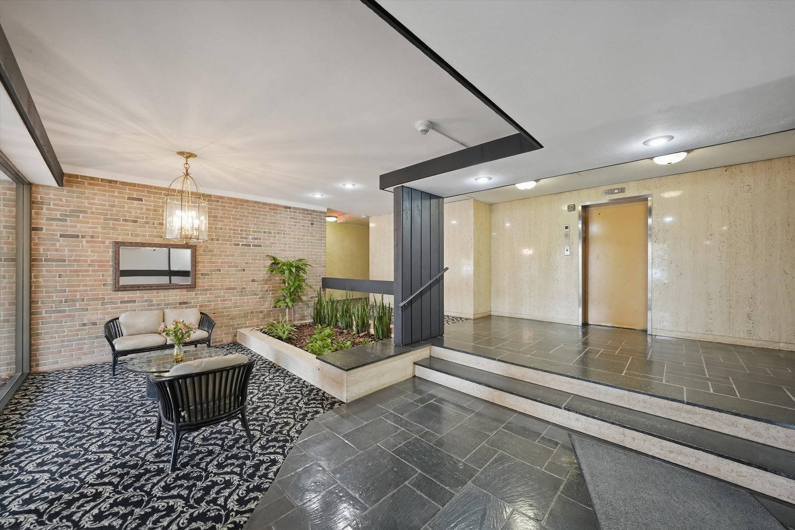 300 Claymoor Road 2E