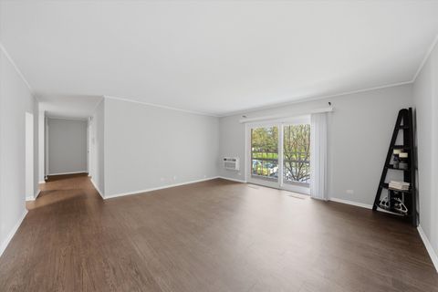 Tiny photo for 300 Claymoor Road #2E, Hinsdale, IL 60521 (MLS # 12622376)