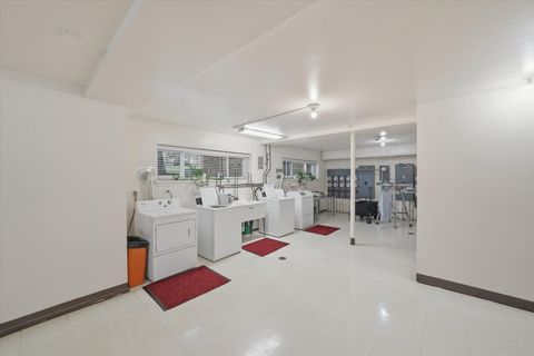 Tiny photo for 300 Claymoor Road #2E, Hinsdale, IL 60521 (MLS # 12622376)