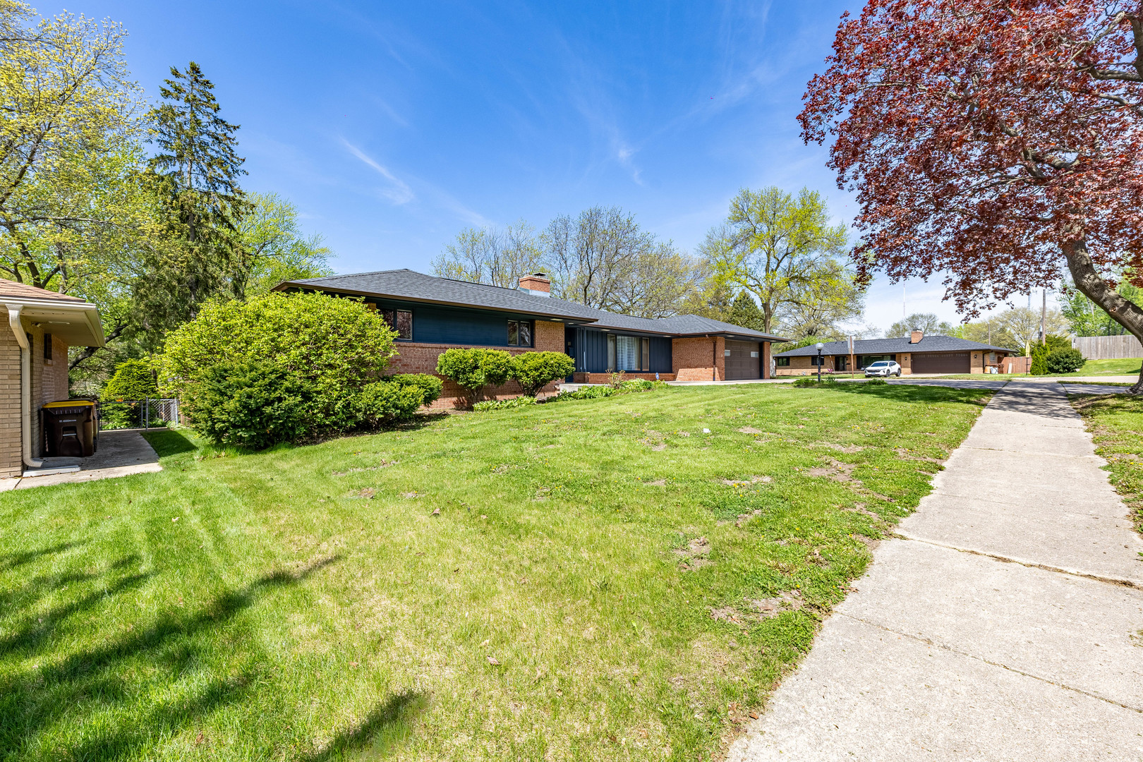 Properties 1 828 Tamarack Lane
