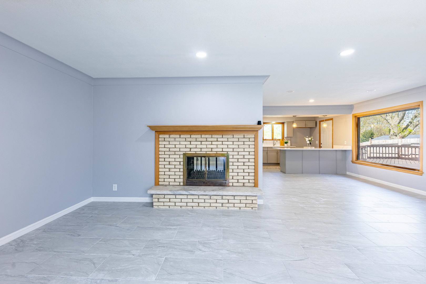 Properties 3 828 Tamarack Lane