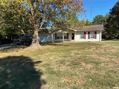 Photo of 12782 N BLACKHAWK Lane, Mt Vernon, IL 62864 (MLS # EB460178)