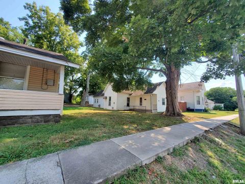 Photo of 311 W SYCAMORE Street, Carbondale, IL 62901 (MLS # EB459313)