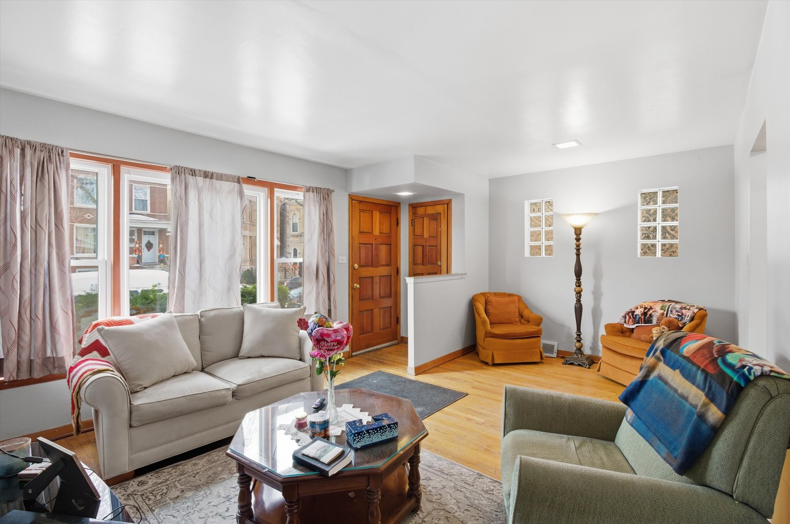 1525 N Springfield Avenue