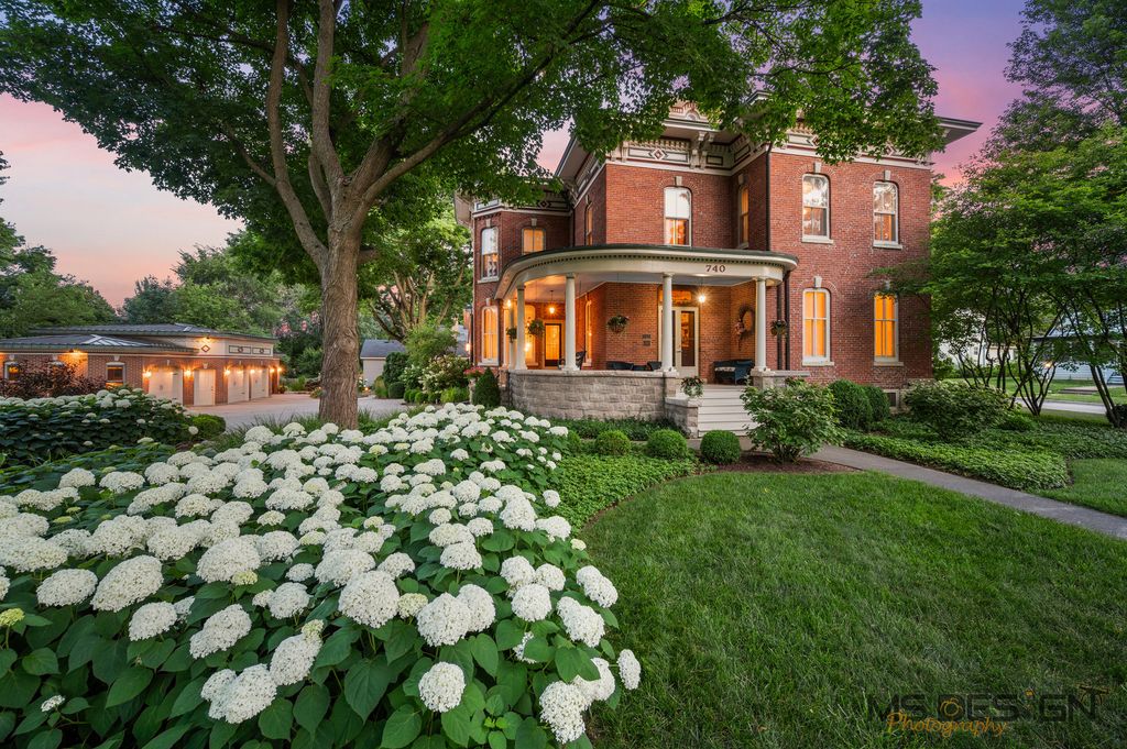Photo for 740 W State Street, Sycamore, IL 60178 (MLS # 12416817)