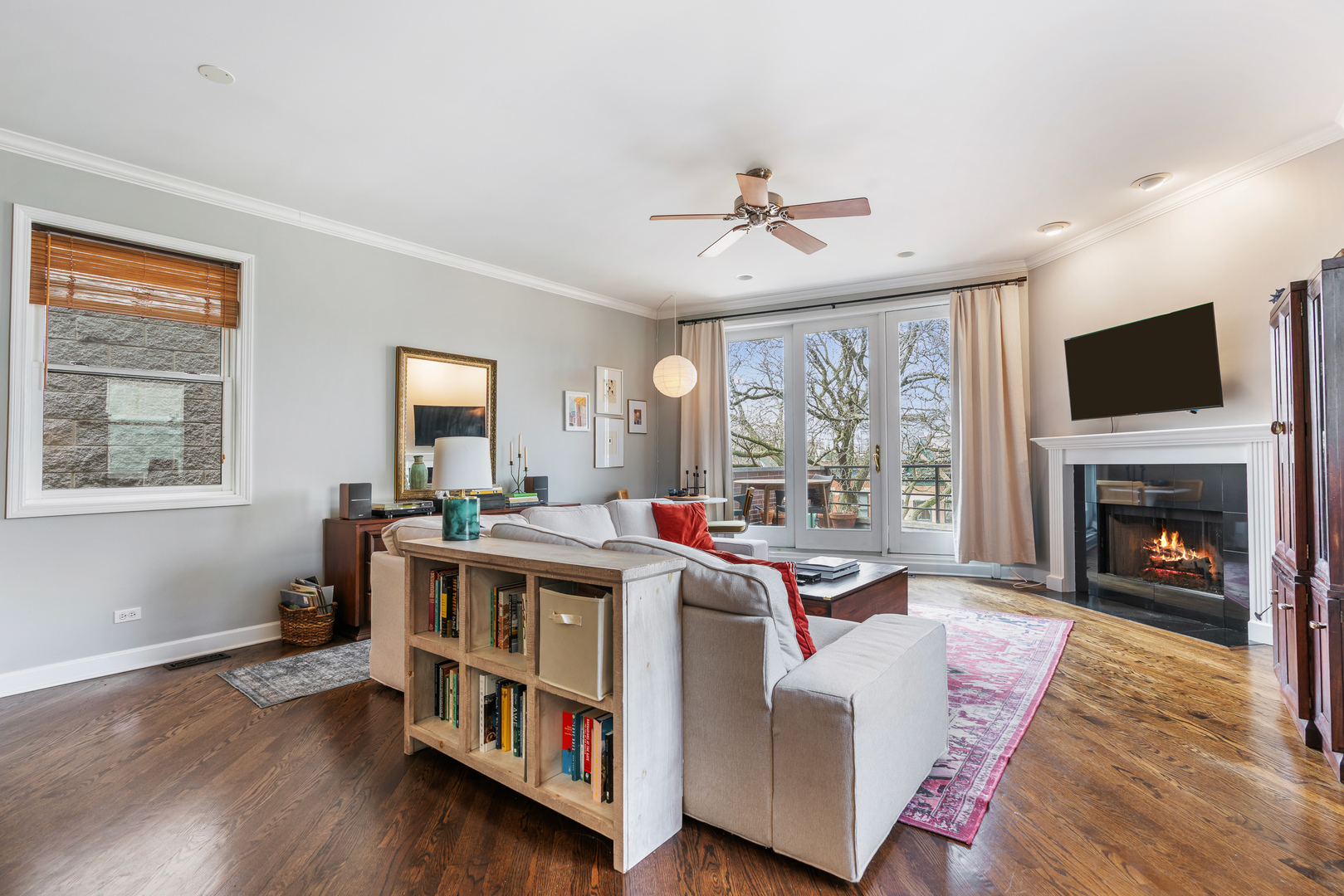 1043 N Winchester Avenue 3