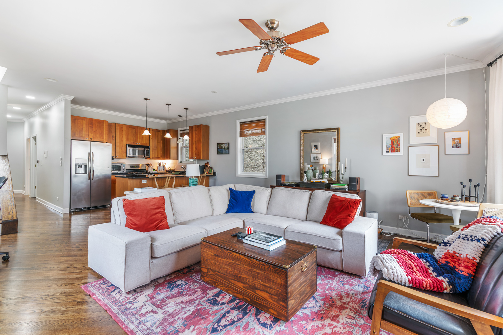 1043 N Winchester Avenue 3