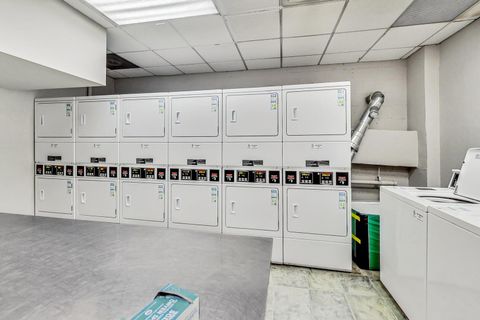 Tiny photo for 33 W Delaware Place #21H, Chicago, IL 60610 (MLS # 12584186)