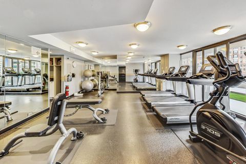 Tiny photo for 33 W Delaware Place #21H, Chicago, IL 60610 (MLS # 12584186)