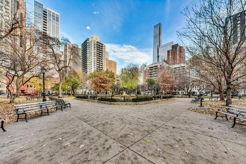 Tiny photo for 33 W Delaware Place #21H, Chicago, IL 60610 (MLS # 12584186)