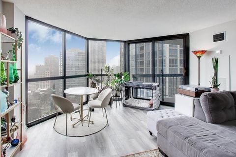 Tiny photo for 33 W Delaware Place #21H, Chicago, IL 60610 (MLS # 12584186)