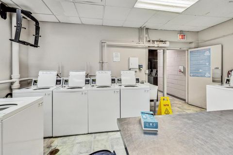 Tiny photo for 33 W Delaware Place #21H, Chicago, IL 60610 (MLS # 12584186)